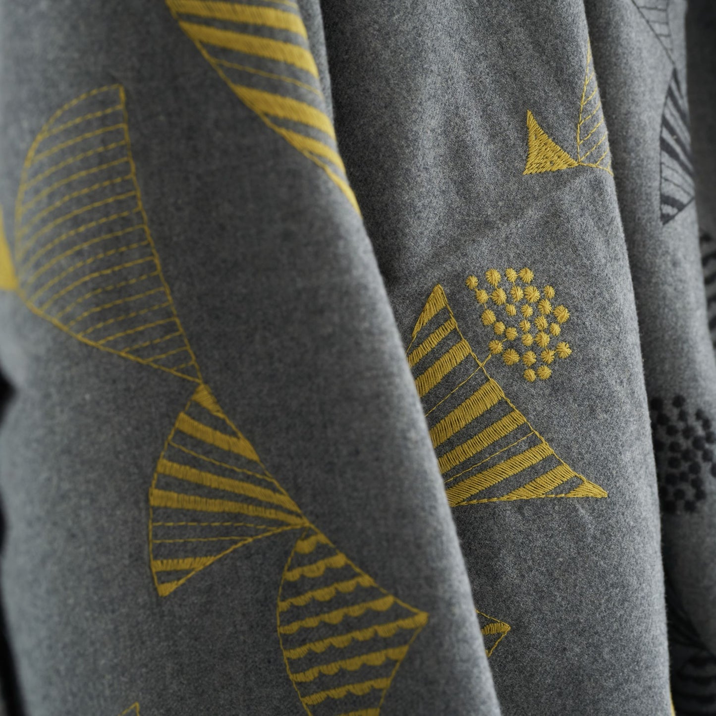 echino Embroidery Garland Light Brushed Viera EKX-98080-81