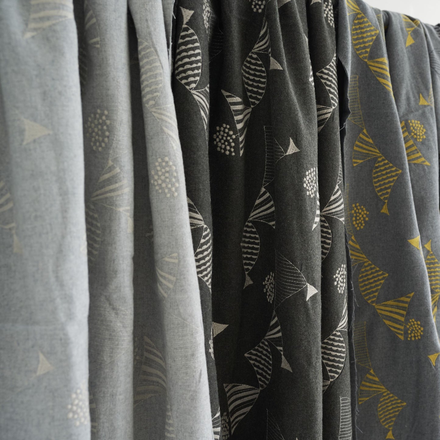 echino Embroidery Garland Light Brushed Viera EKX-98080-81