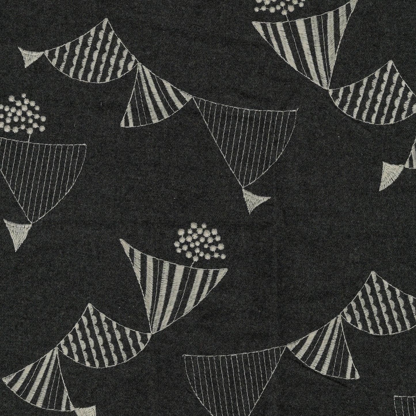 echino Embroidery Garland Light Brushed Viera EKX-98080-81