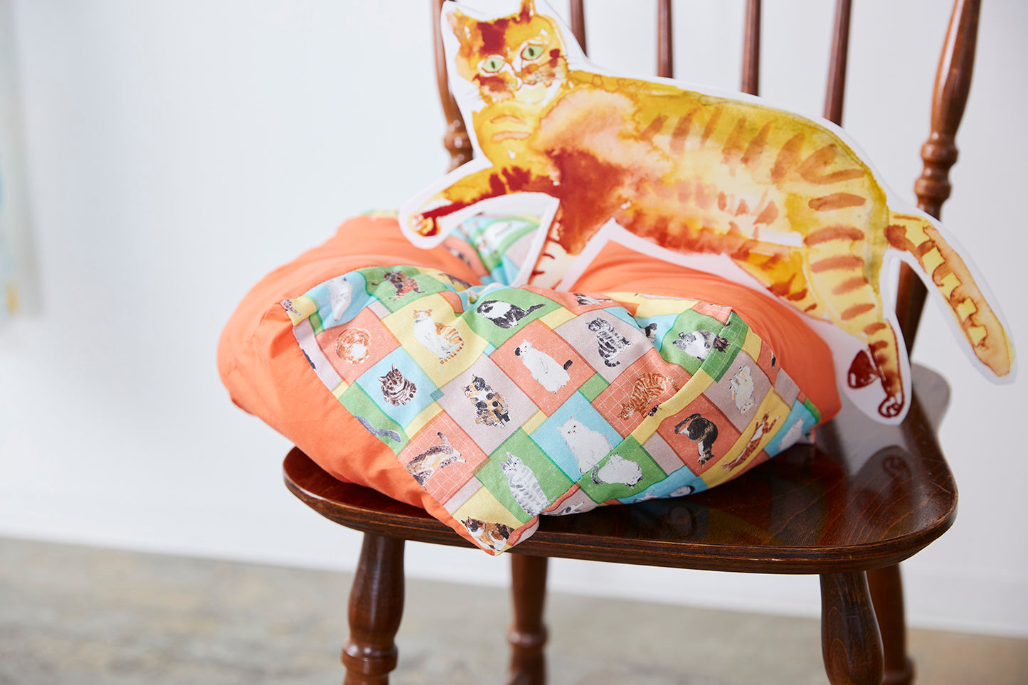 Paper Message Cats in Tiny Room Sheeting EGXA-8006-1