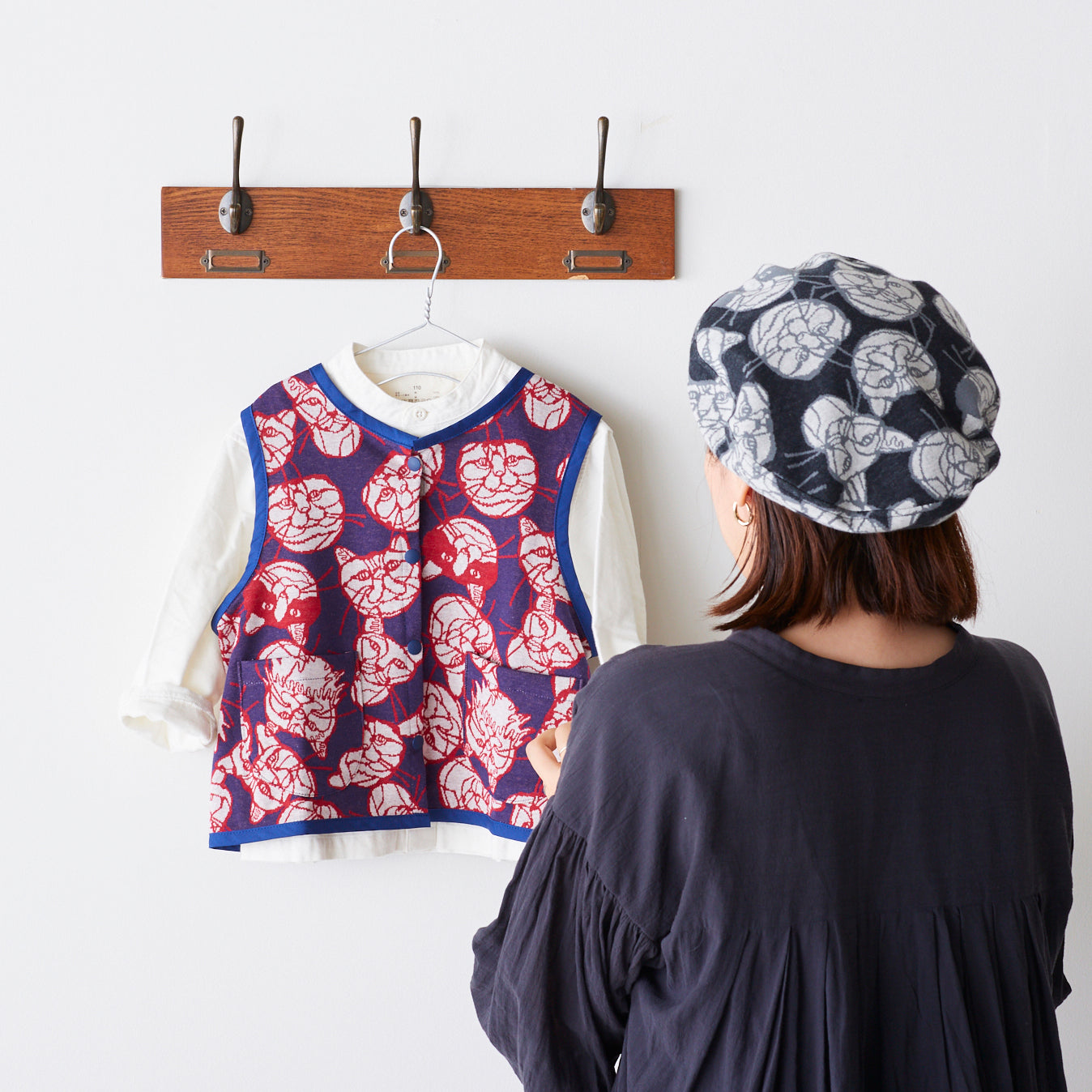 +HAyU Cat Knit Jacquard Cotton Fabric