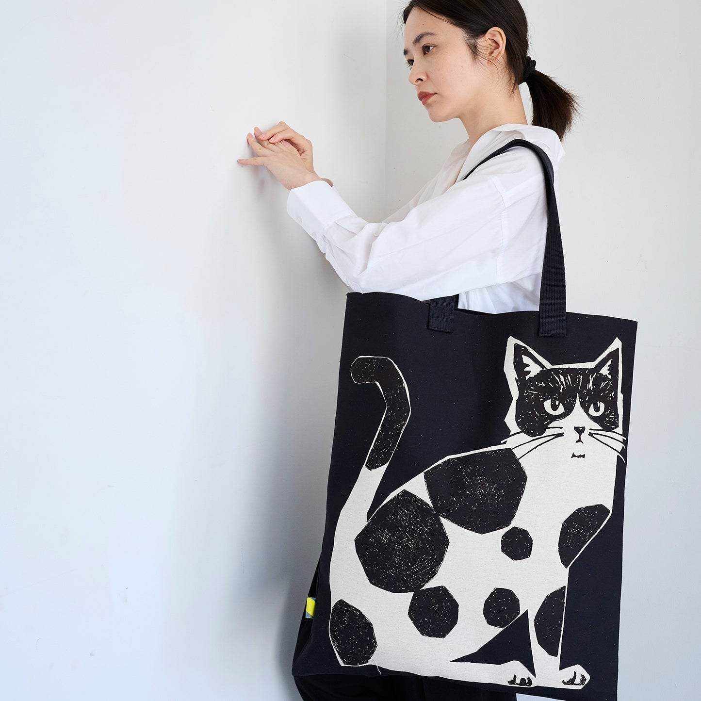 [Preorder Period: 28th Feb 2026] Echino Nekonoe Two Cats Cotton Linen Canvas EYX-91100-100