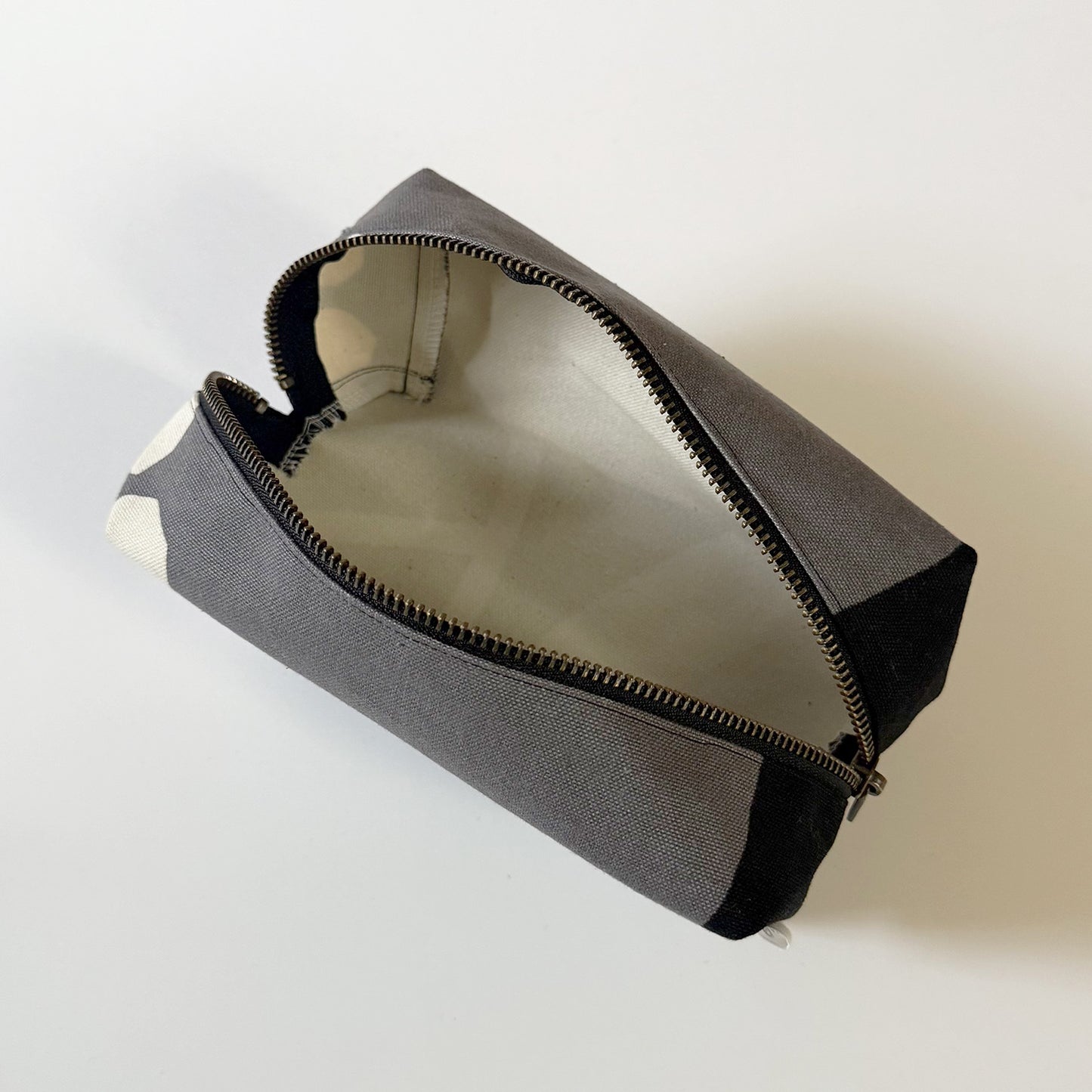 [Product] echino Square Pouch