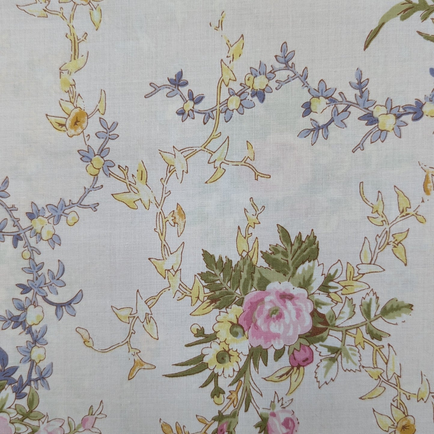 HOKKOH Rose Lawn 7027-600-2