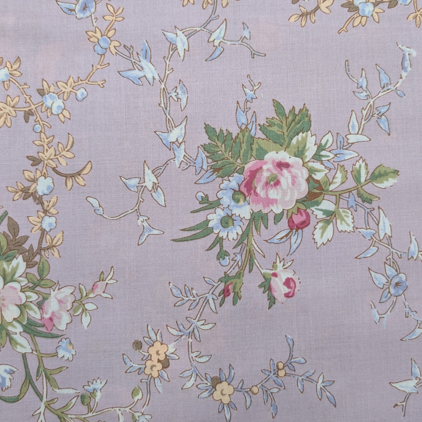 HOKKOH Rose Lawn 7027-600-2