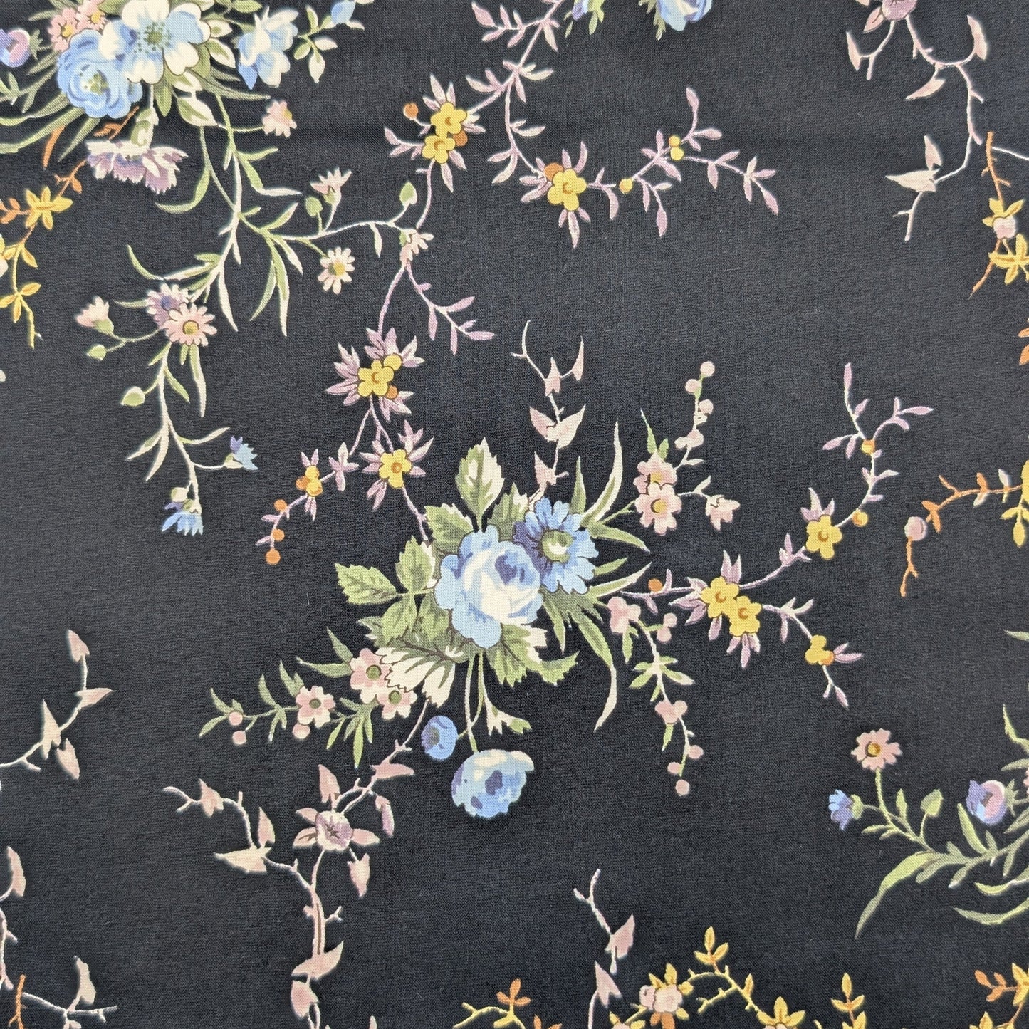 HOKKOH Rose Lawn 7027-600-2