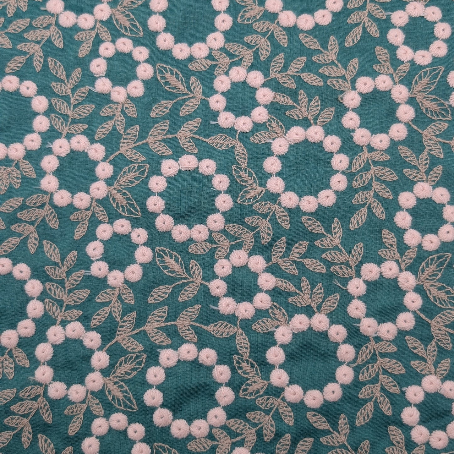 HOKKOH Wreath Embroidered Lawn 4027-848-1