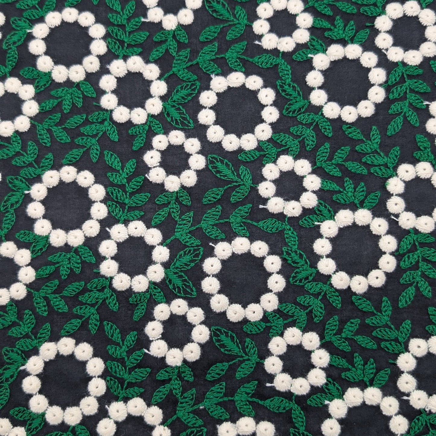 HOKKOH Wreath Embroidered Lawn 4027-848-1