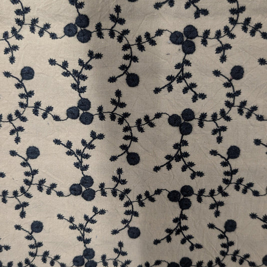 HOKKOH Flower Vines Embroidered Lawn 8026-1885-1
