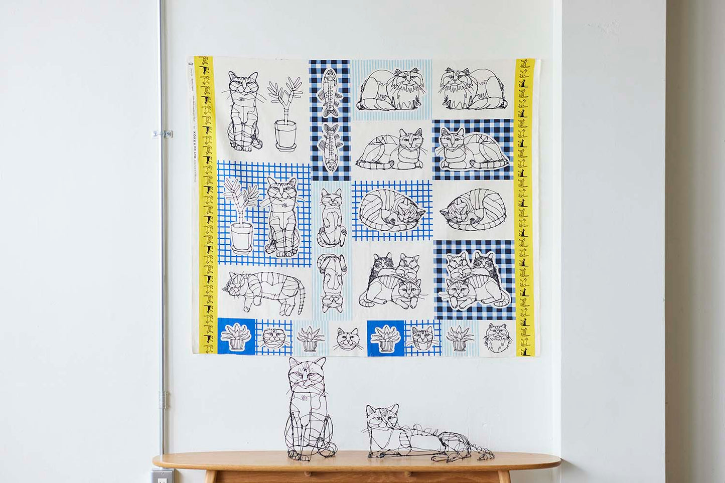 +HAyU Cat Panel Canvas EGX-7717-1